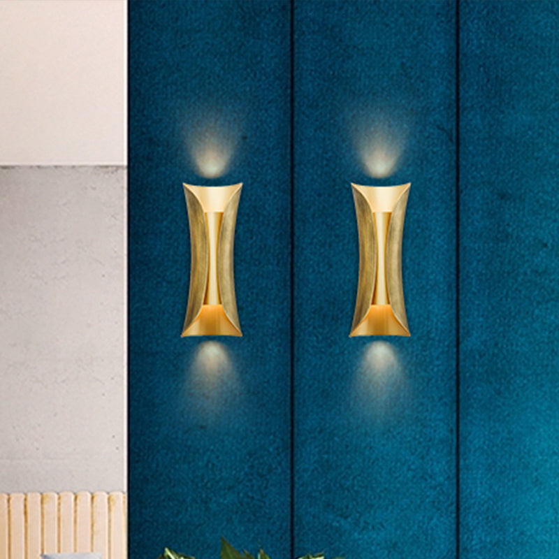 Léonie Goldene Wandlampe mit doppelten LED-Köpfen
