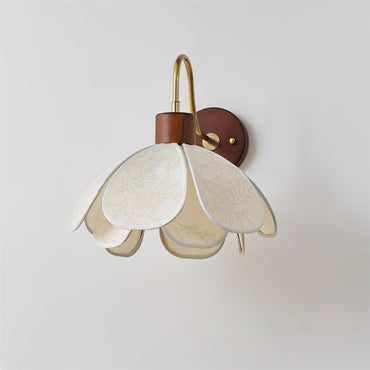 Docos Ciena Petal Wandleuchte Elegante Beleuchtung aus Metall und Stoff