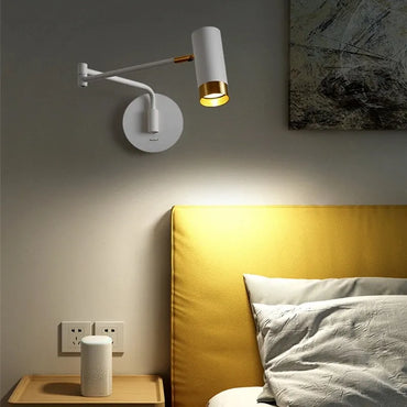 Verstellbare Victoire Wandleuchte mit modernem Metalldesign