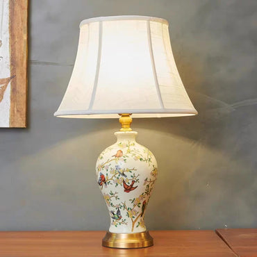 Retro Keramik-LED-Tischlampe mit Stoffschirm und Druckmotiv