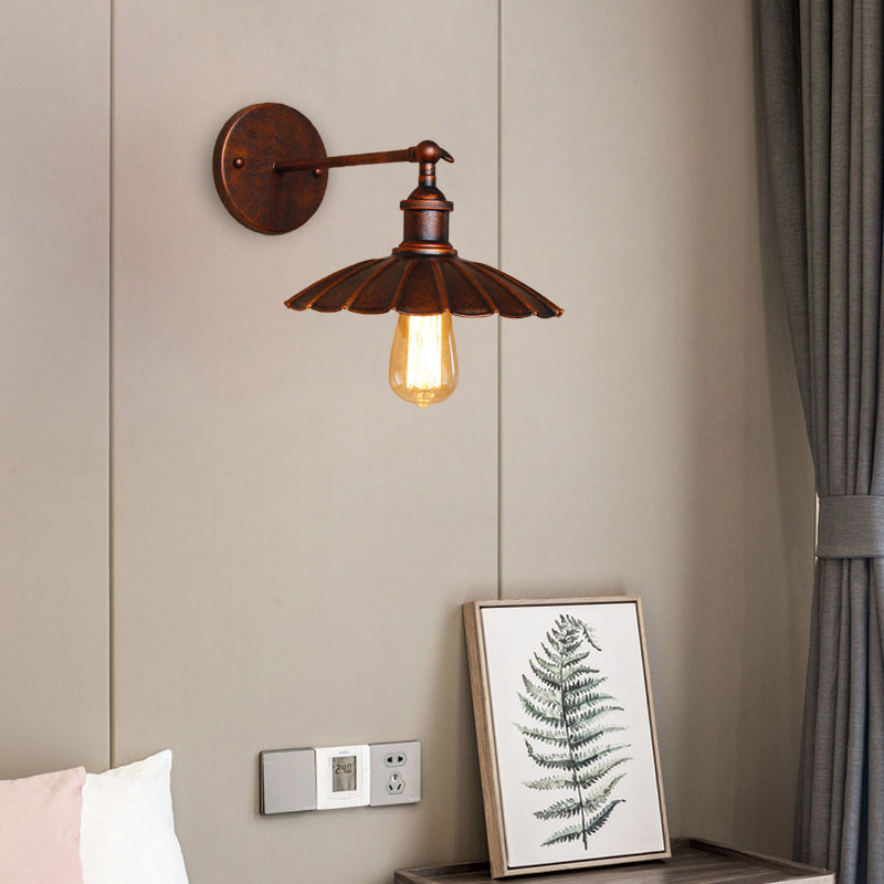 Mathilde Vintage Scalloped Rotatable Wall Lamp