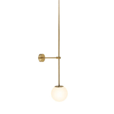 Colette Orb Wandleuchte mit Milchglas und goldenem Bleistiftarm