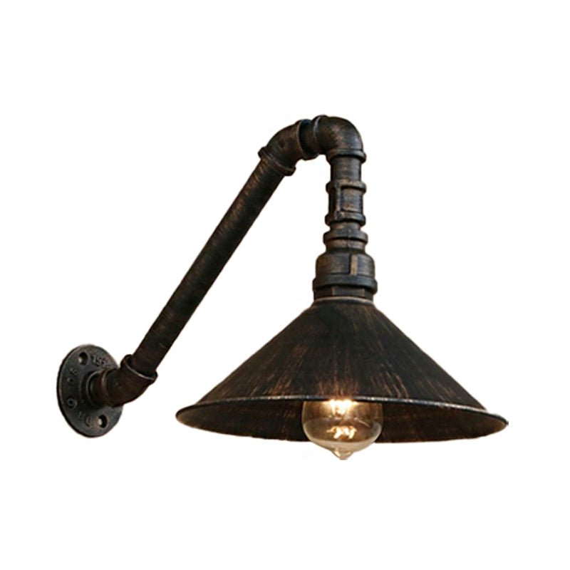 Juliette Wandleuchte mit konischem Schirm, aus Antikmessing, mit Schwanenhalsrohr