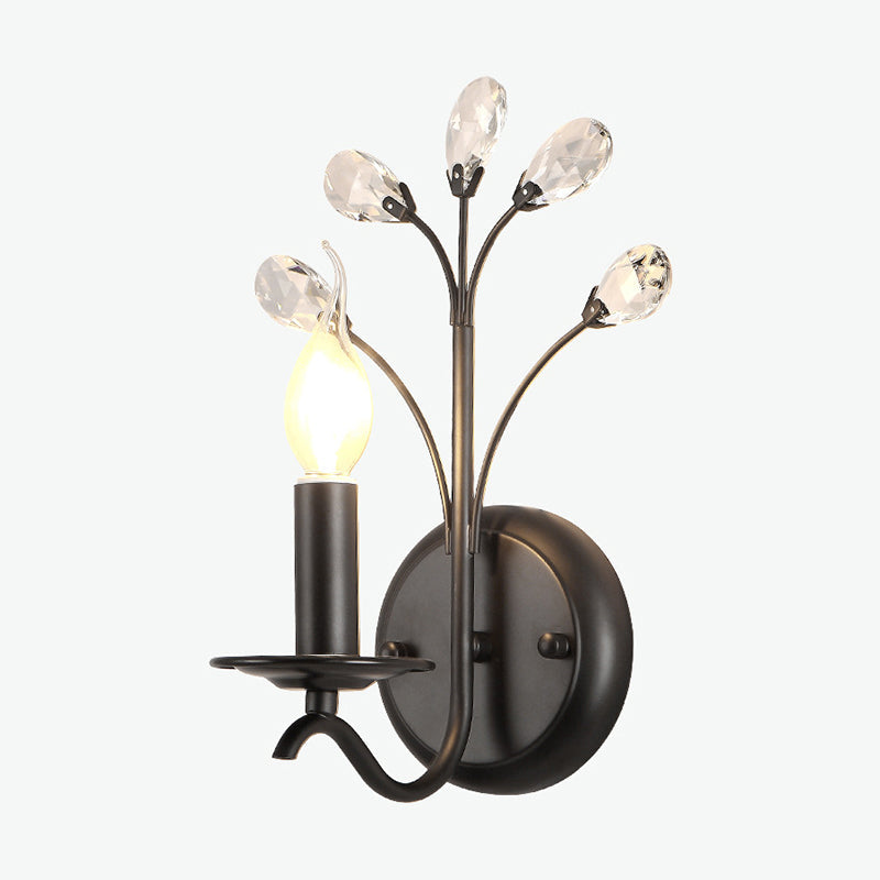 Wandkerzenhalter mit einer Glühbirne, Wandleuchte aus schwarzem Metall im Landhausstil mit Kristallzweig