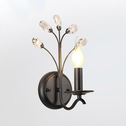 Wandkerzenhalter mit einer Glühbirne, Wandleuchte aus schwarzem Metall im Landhausstil mit Kristallzweig