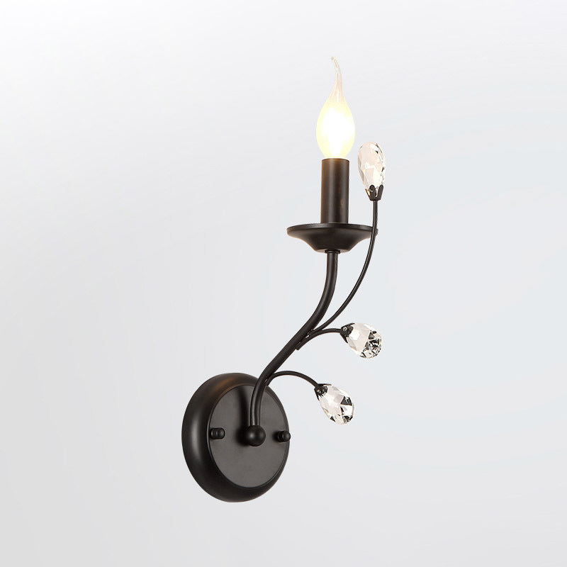 Wandkerzenhalter mit einer Glühbirne, Wandleuchte aus schwarzem Metall im Landhausstil mit Kristallzweig