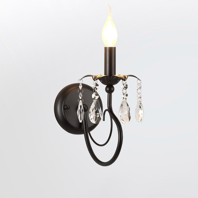 Wandkerzenhalter mit einer Glühbirne, Wandleuchte aus schwarzem Metall im Landhausstil mit Kristallzweig