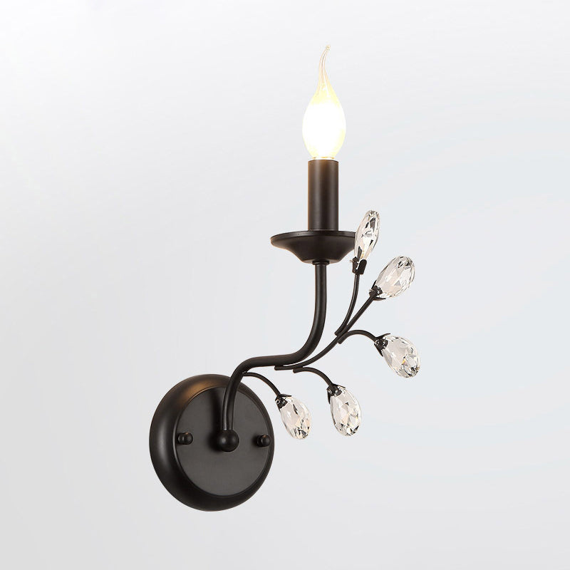 Wandkerzenhalter mit einer Glühbirne, Wandleuchte aus schwarzem Metall im Landhausstil mit Kristallzweig