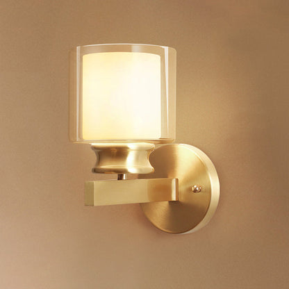 Aurélie Traditionelle, schattierte Wandleuchte in Gold mit Stoff und Glas