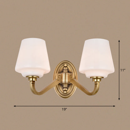 Konische Wandleuchte aus Opalglas – Minimalistische Nachttischlampe