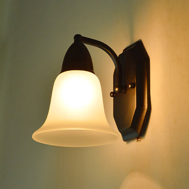 Sophie Wandleuchte aus Milchglas
