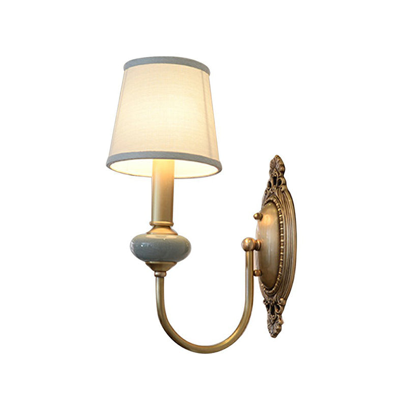 Wandleuchte Clémence Brass Swoop Arm