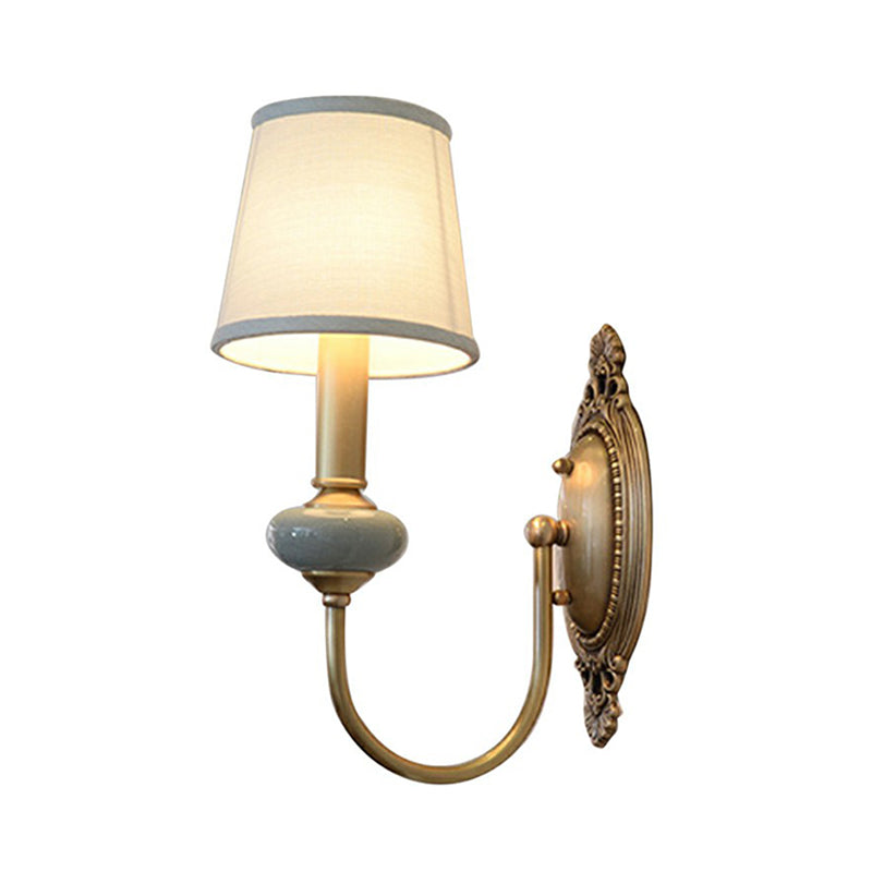 Wandleuchte Clémence Brass Swoop Arm