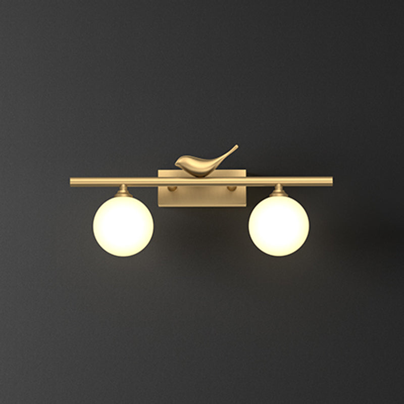 Clémence Ball Badezimmer-Wandleuchte mit Opalglas und Vogeldekor