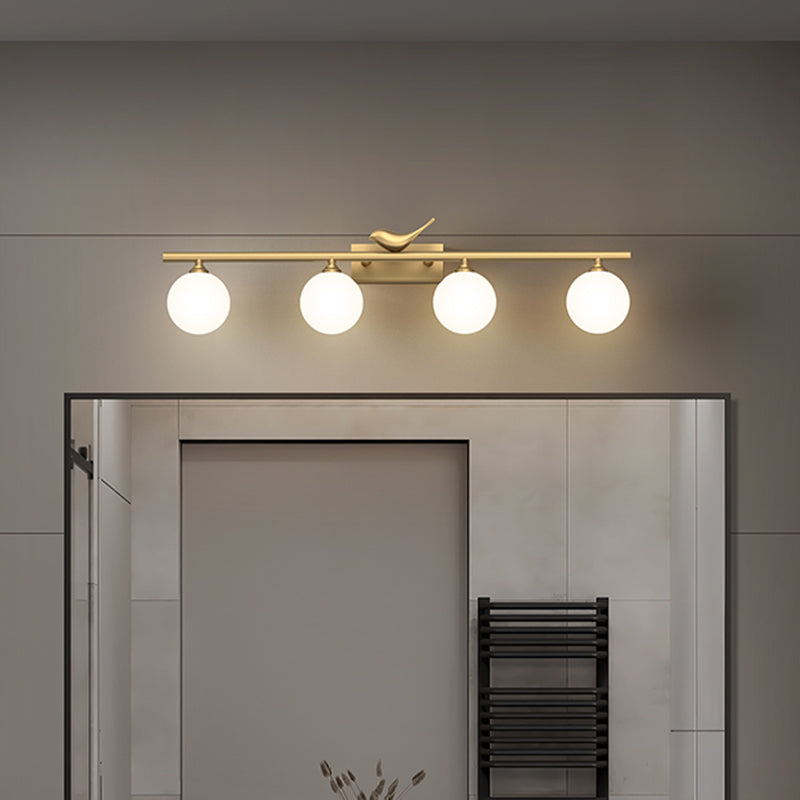 Clémence Ball Badezimmer-Wandleuchte mit Opalglas und Vogeldekor