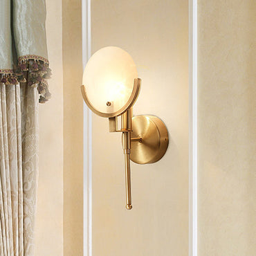 Lumina Milchglas Oval Kolonial Wandleuchte Einflammig Messing Finish