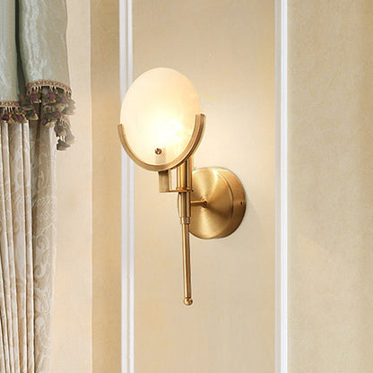 Lumina Milchglas Oval Kolonial Wandleuchte Einflammig Messing Finish