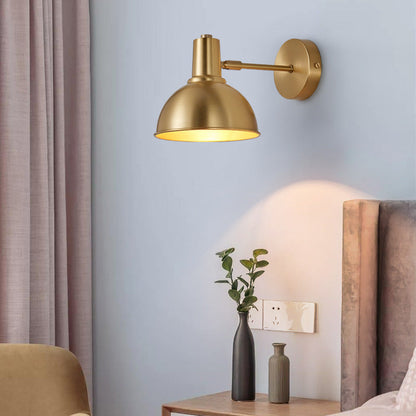 Clémence Messing Wandleseleuchte mit ausgestelltem Schirm