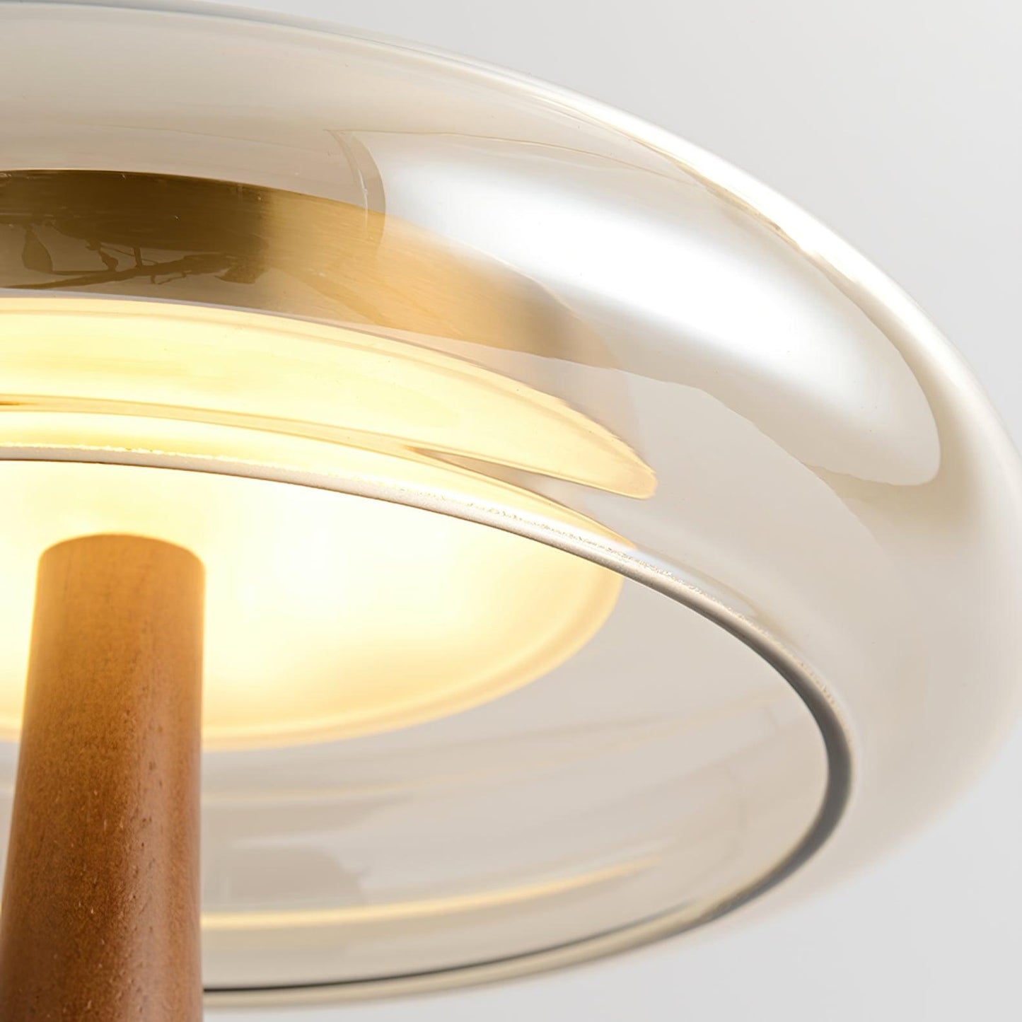 Élise Tischleuchte aus Glas mit Holzfuß und LED-Dimmer