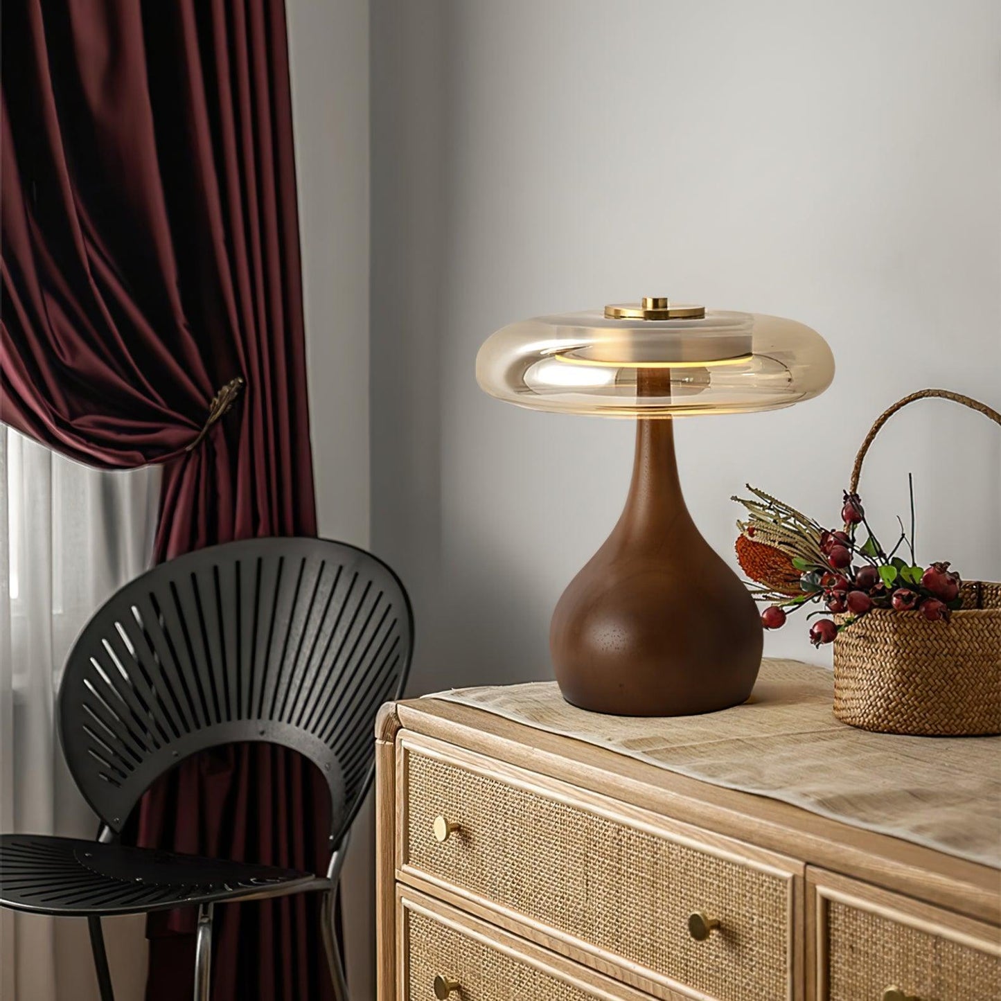 Élise Tischleuchte aus Glas mit Holzfuß und LED-Dimmer