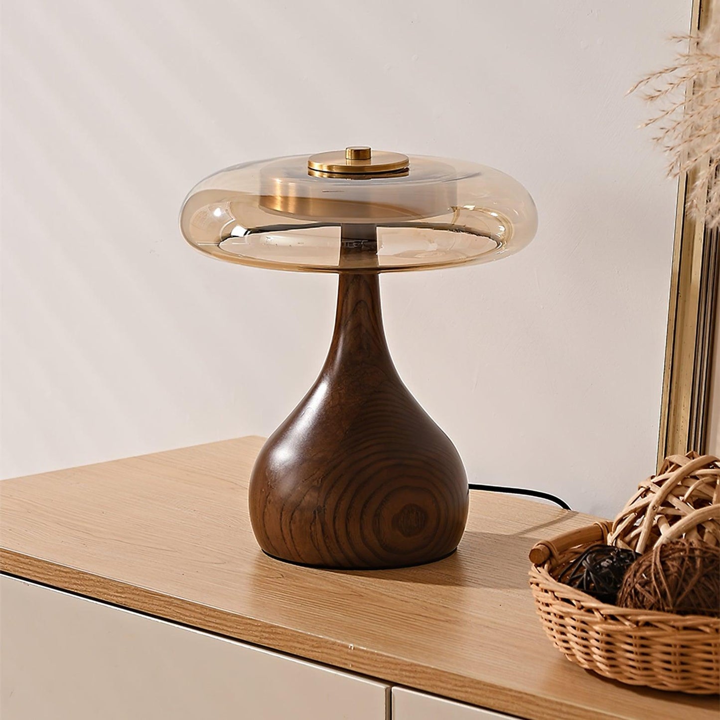 Élise Tischleuchte aus Glas mit Holzfuß und LED-Dimmer