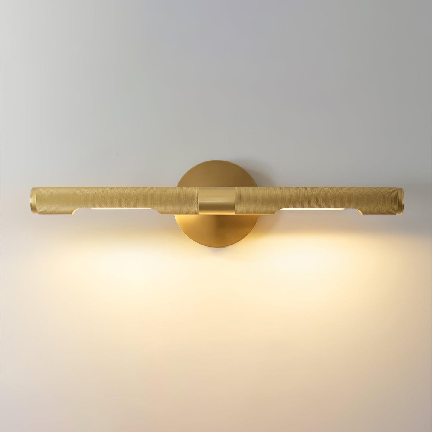 Émile Anvers Picture Wall Lamp with Brass Finish