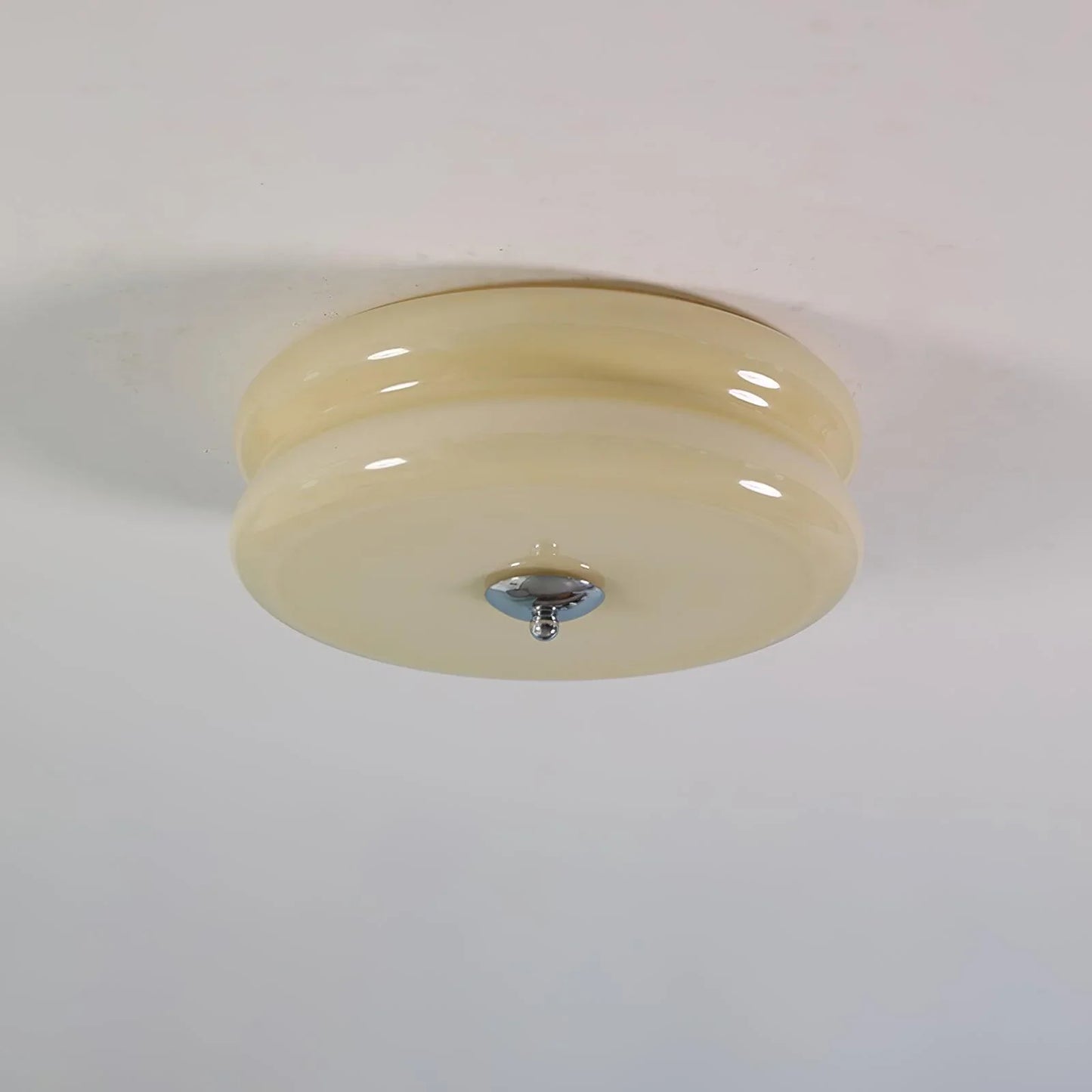 Astrid Moderne Wandleuchte aus satiniertem Kunstglas