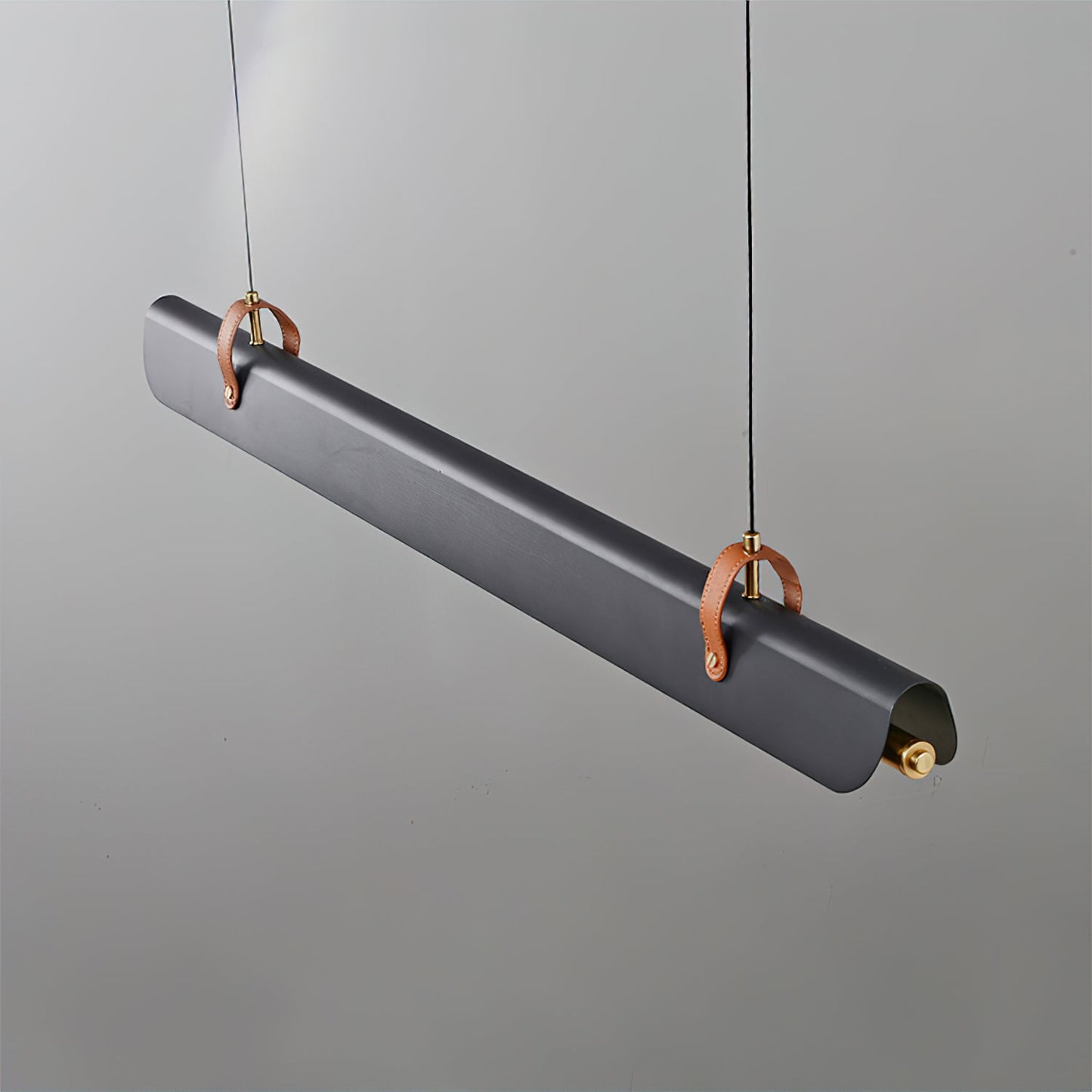 Étienne LED-Linearlampe mit Lederriemen und Metallrahmen