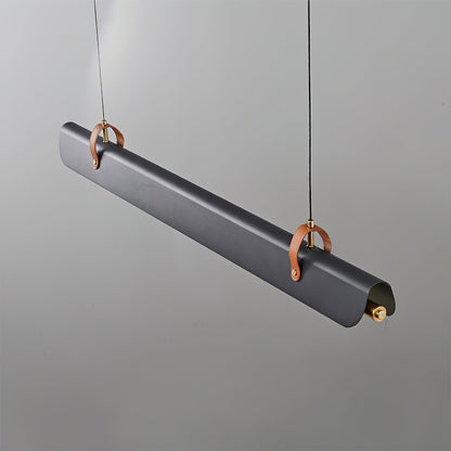 Étienne LED-Linearlampe mit Lederriemen und Metallrahmen