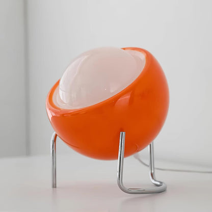 Margaux Bauhaus Dome Tischleuchte mit gebogenem Metallsockel