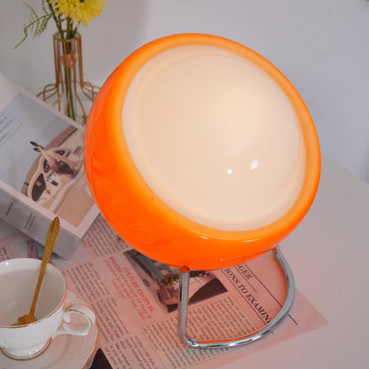 Margaux Bauhaus Dome Tischleuchte mit gebogenem Metallsockel