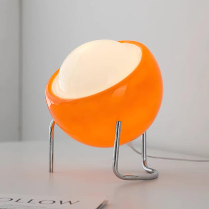 Margaux Bauhaus Dome Tischleuchte mit gebogenem Metallsockel
