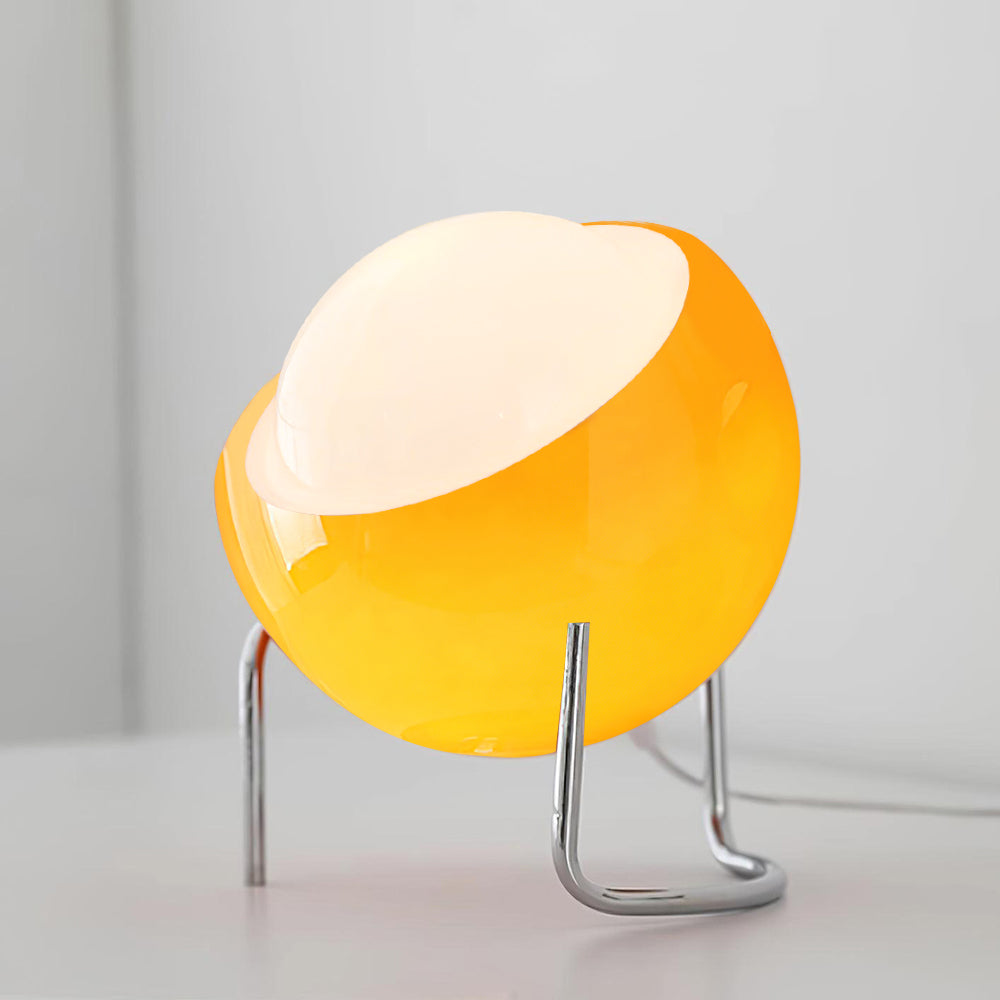 Margaux Bauhaus Dome Tischleuchte mit gebogenem Metallsockel