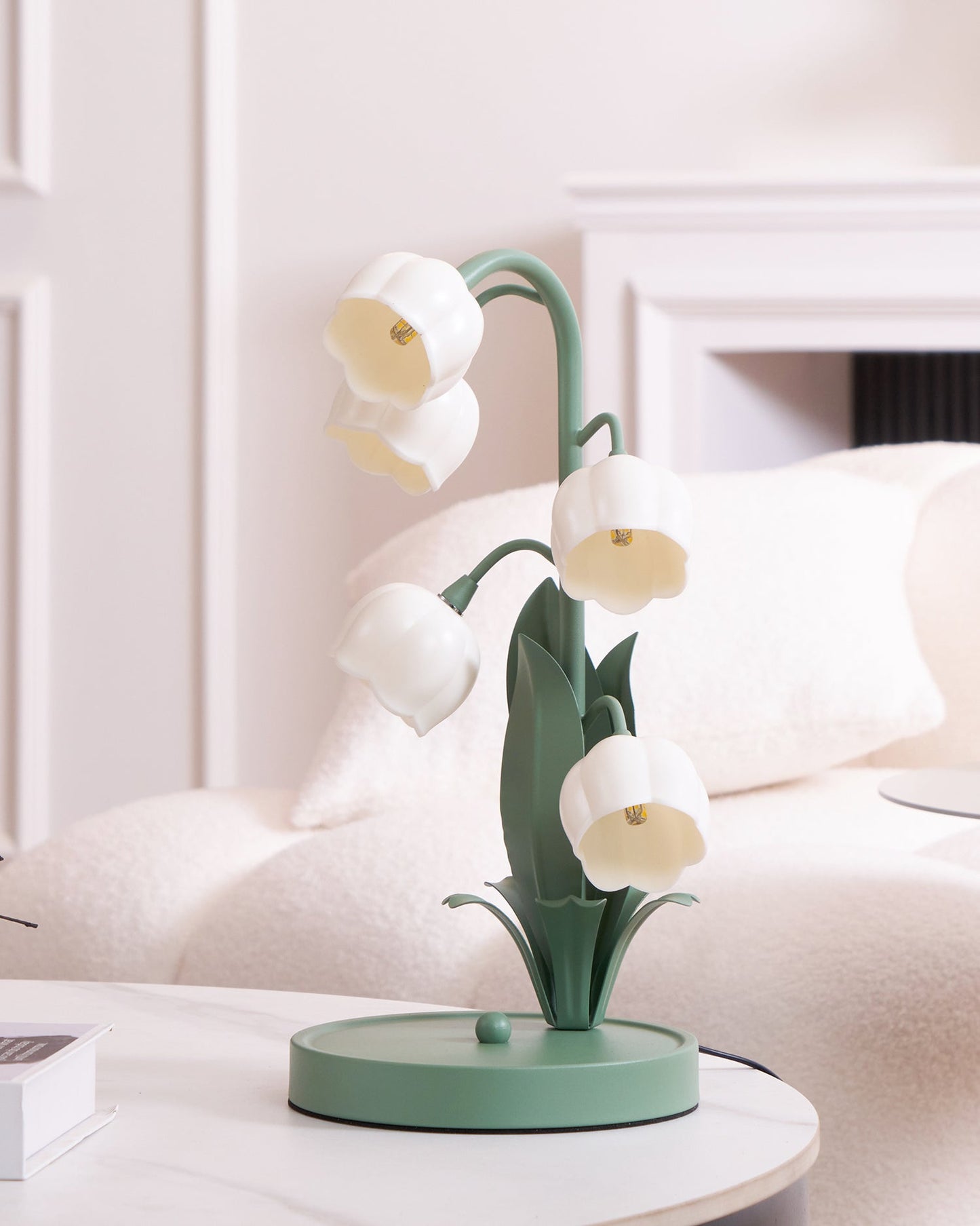 Élodie Orchideenblüten-Tischleuchte mit künstlerischem Blumendesign