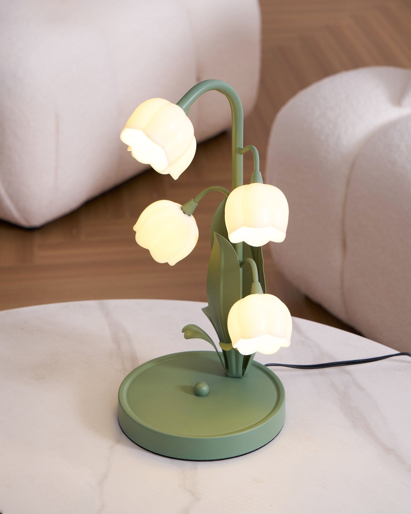 Élodie Orchideenblüten-Tischleuchte mit künstlerischem Blumendesign