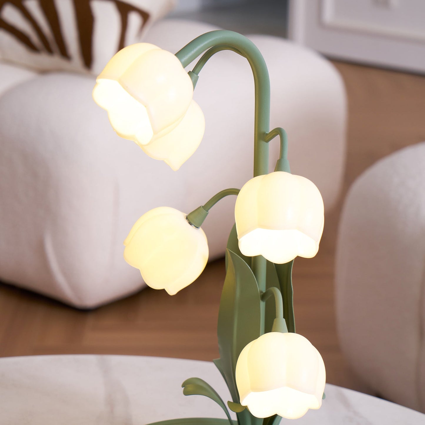 Élodie Orchideenblüten-Tischleuchte mit künstlerischem Blumendesign
