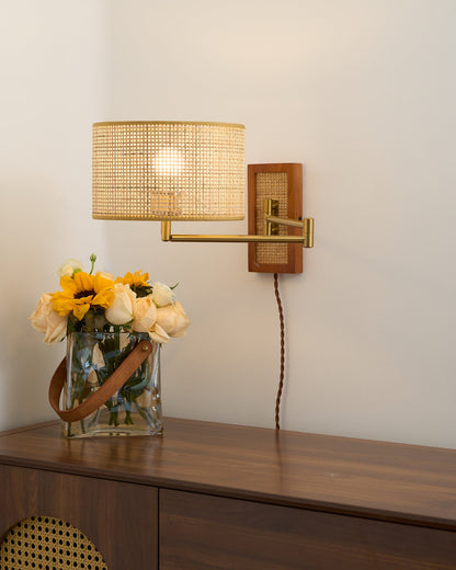 Éloise Bramley Wandlampe mit Schwenkarm