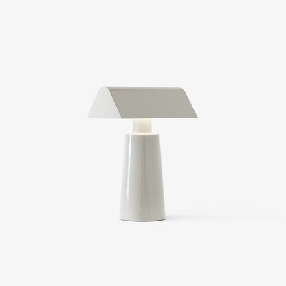 Camélia Modern Caret LED-Tischleuchte mit geometrischem Design