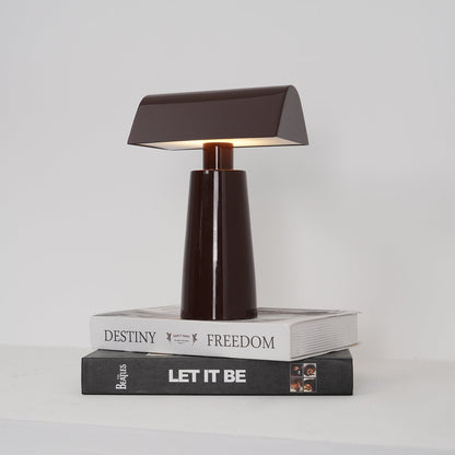 Camélia Modern Caret LED-Tischleuchte mit geometrischem Design