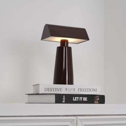 Camélia Modern Caret LED-Tischleuchte mit geometrischem Design