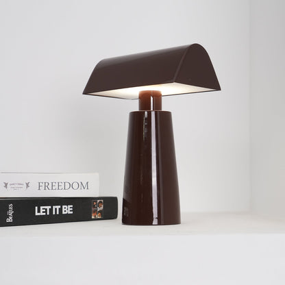 Camélia Modern Caret LED-Tischleuchte mit geometrischem Design