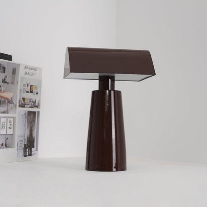 Camélia Modern Caret LED-Tischleuchte mit geometrischem Design
