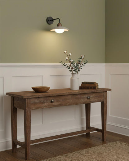 Wandlampe Carolia Travertine mit Holzfuß und Arm aus gebürstetem Messing