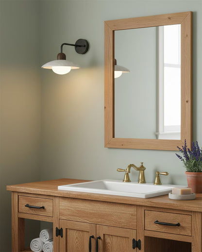 Wandlampe Carolia Travertine mit Holzfuß und Arm aus gebürstetem Messing