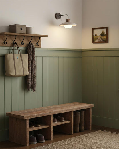 Wandlampe Carolia Travertine mit Holzfuß und Arm aus gebürstetem Messing