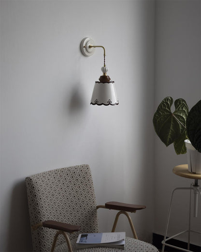 Élise Vintage Ceramic Wall Lamp with Scalloped Shade