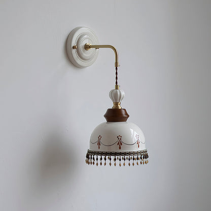 Élise Vintage Ceramic Wall Lamp with Scalloped Shade
