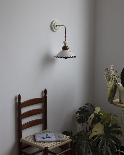 Élise Vintage Ceramic Wall Lamp with Scalloped Shade