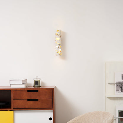 Sophie Clasten Wandleuchte Holz und Terrazzo LED-Beleuchtung