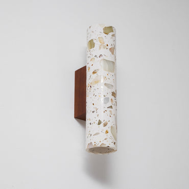 Sophie Clasten Wandleuchte Holz und Terrazzo LED-Beleuchtung